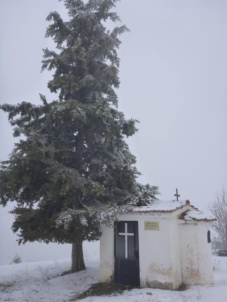 Les petites églises le long des routes sont vaiment parfaites pour passer mes pauses à l'abri du vent et de la neige
