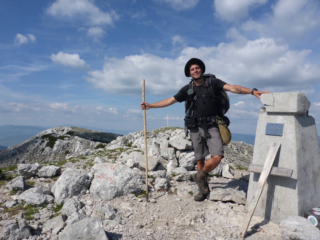 Plusieurs heures d'efforts m'emmènent sur la montagne culminante de Croatie : Le Dinara (1831m)